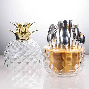 Σετ μαχαιροπίρουνα από ανοξείδωτο ατσάλι 410 με μοτίβο ανανά – μαχαίρι, πιρούνι, κουτάλι, κουταλάκι και αυγό ανανά; 410 ατσάλι, καθρέπτισμα φινιρίσματος; μοντέρνος μινιμαλιστικός σχεδιασμός; δυνατότητα εξατομίκευσης.