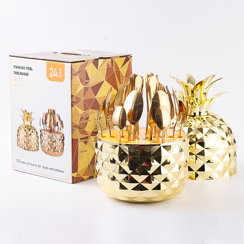 Σετ μαχαιροπίρουνα από ανοξείδωτο ατσάλι 410 με μοτίβο ανανά – μαχαίρι, πιρούνι, κουτάλι, κουταλάκι και αυγό ανανά; 410 ατσάλι, καθρέπτισμα φινιρίσματος; μοντέρνος μινιμαλιστικός σχεδιασμός; δυνατότητα εξατομίκευσης.