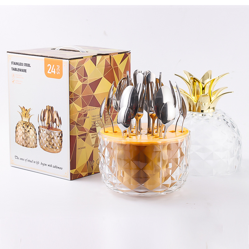 Σετ μαχαιροπίρουνα από ανοξείδωτο ατσάλι 410 με μοτίβο ανανά – μαχαίρι, πιρούνι, κουτάλι, κουταλάκι και αυγό ανανά; 410 ατσάλι, καθρέπτισμα φινιρίσματος; μοντέρνος μινιμαλιστικός σχεδιασμός; δυνατότητα εξατομίκευσης.