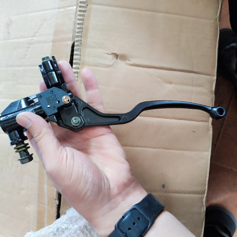 GS125 hlavný brzdový válec s hliníkovým krytom pre Suzuki King motocykl