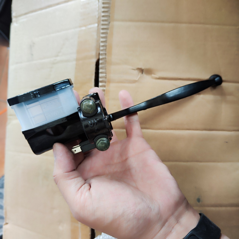 GS125 hlavný brzdový válec s hliníkovým krytom pre Suzuki King motocykl