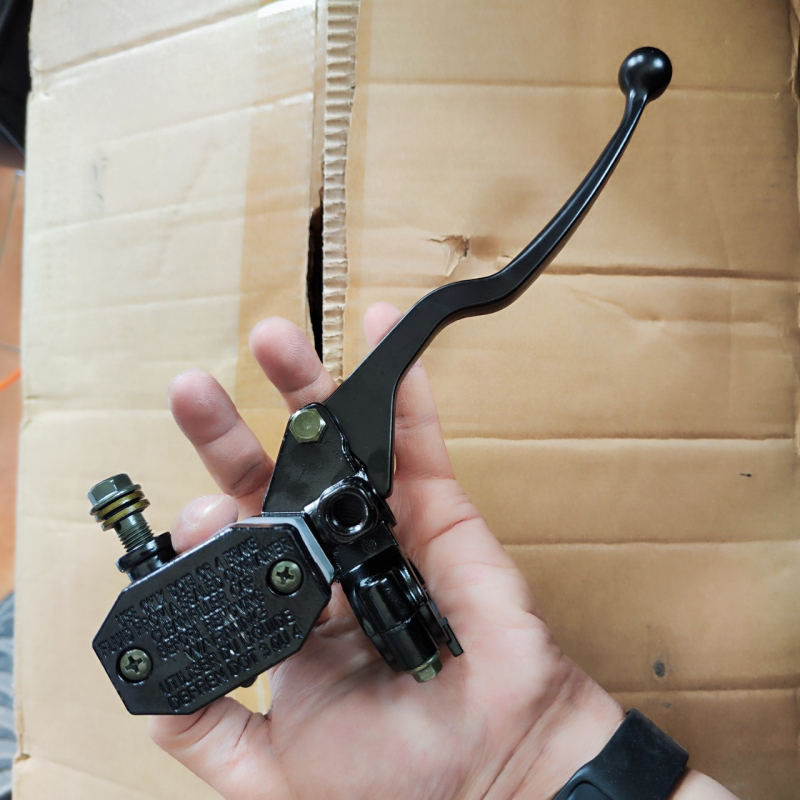 GS125 hlavný brzdový válec s hliníkovým krytom pre Suzuki King motocykl