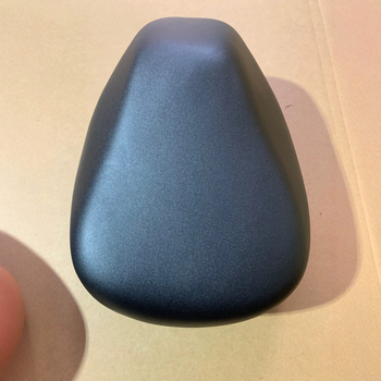 Σέλα για ηλεκτρικό όχημα με παχυνμένο αφρό, κατασκευή διπλής κελύφωσης και ενισχυμένη στήριξη; υλικά: χάλυνας και πολυουρεθάνη