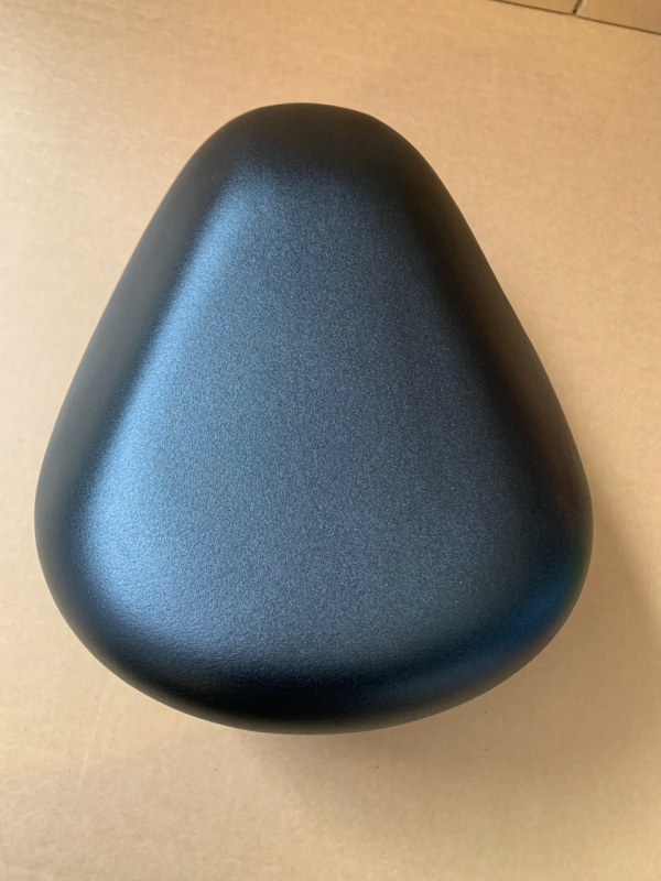 Σέλα ηλεκτρικού οχήματος με παχύτερο αφρό, κατασκευή διπλού κελύφους και πρόσθετη στήριξη | υλικά: ατσάλι και πολυουρεθάνη | συμβατό με ηλεκτρικά οχήματα