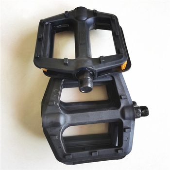 Pedal de bicicletă din plastic, model universal, compatibil cu biciclete de munte și biciclete pentru copii (Material: Plastic; Model: Universal; Cod: Q-021)