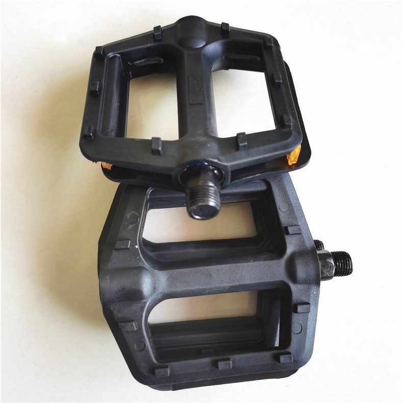 Pedal de bicicletă din plastic, model universal, compatibil cu biciclete de munte și biciclete pentru copii (Material: Plastic; Model: Universal; Cod: Q-021)