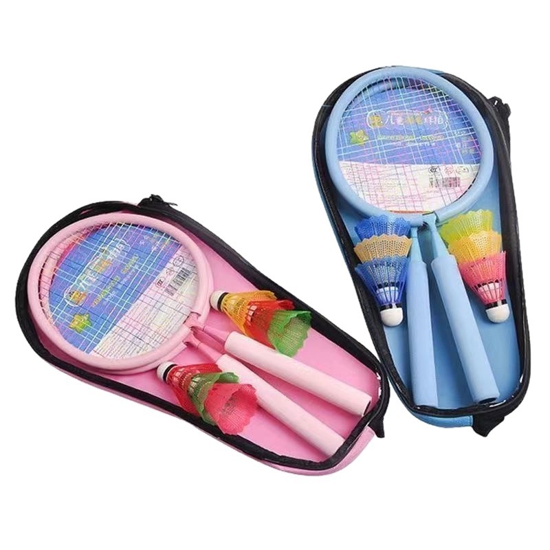 Rachetă de badminton pentru copii, ramă dreaptă, material ramă: aliaj de fier, greutate 95–100 g, grosime priză G2, rigiditate ax medie