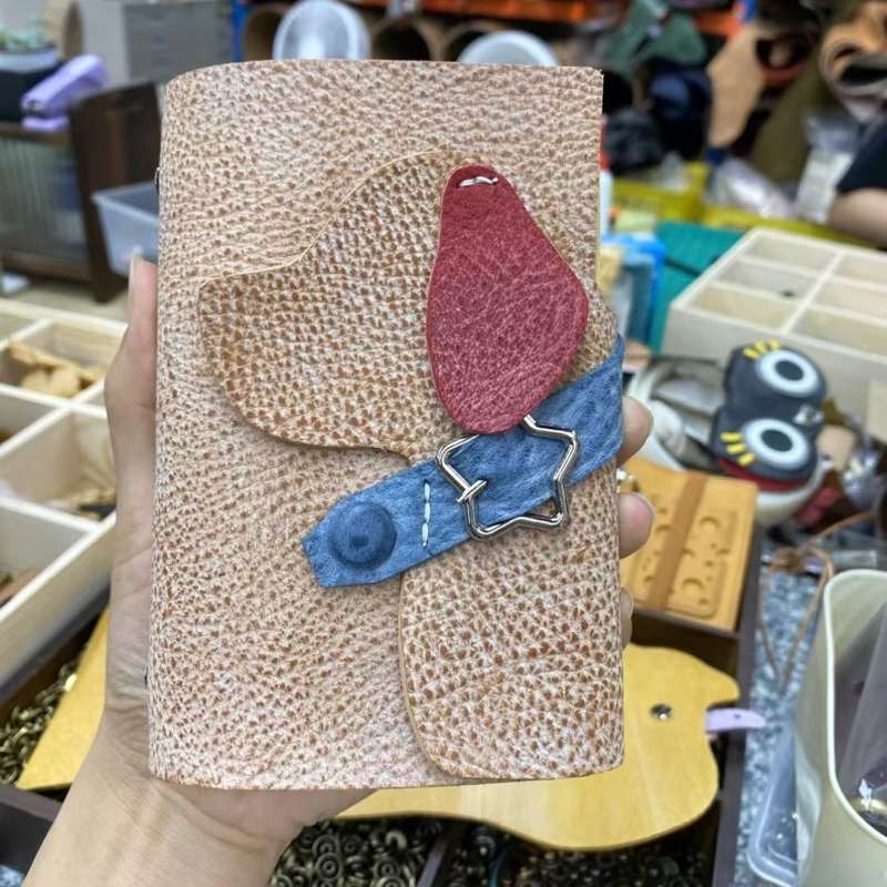 Caiet Aiguoniu, legare cu foi detașabile, copertă din piele de vită, hârtie Kraft, 50–100 pagini, stil nostalgic retro