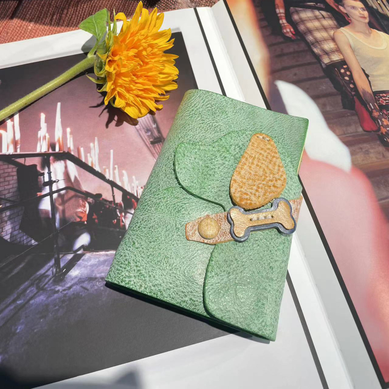 Caiet Aiguoniu, legare cu foi detașabile, copertă din piele de vită, hârtie Kraft, 50–100 pagini, stil nostalgic retro