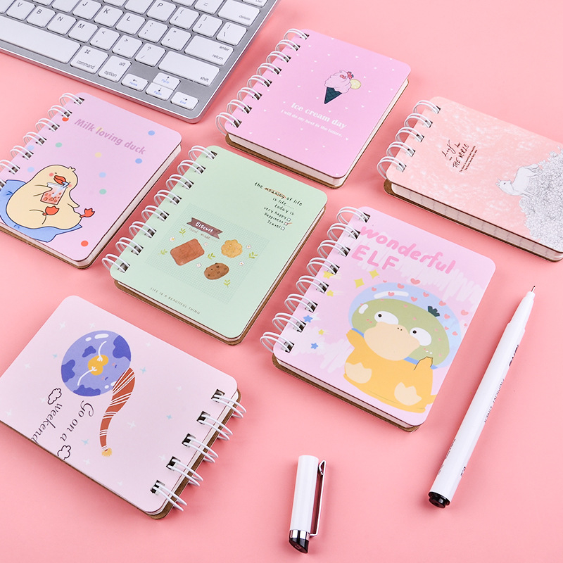 Hey Mi Bear Coil Book — Mini karikaturna bilježnica, 80 stranica, papir 70 g/m²