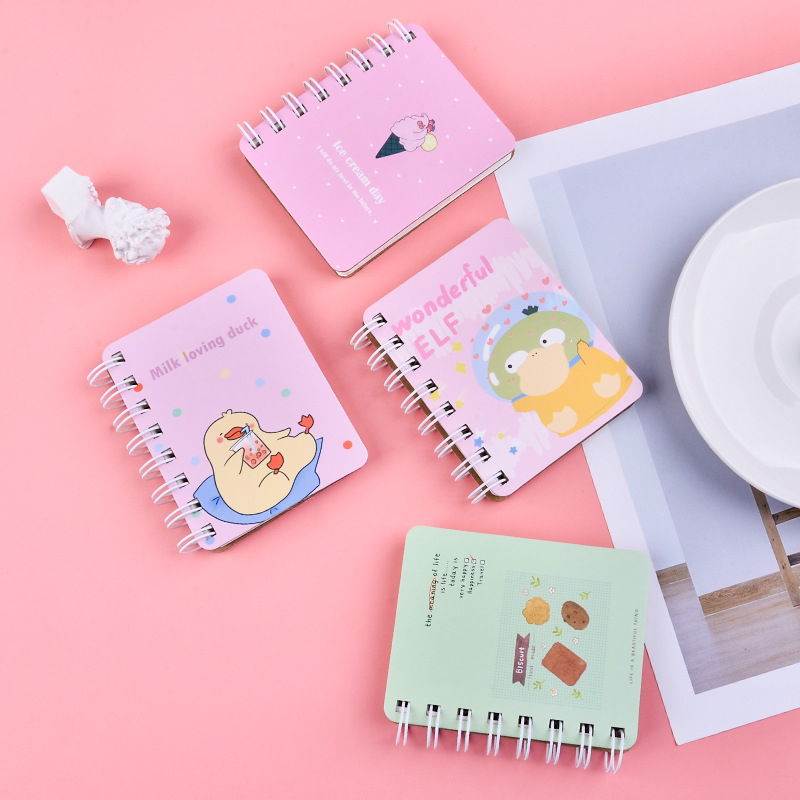 Hey Mi Bear Coil Book — Mini karikaturna bilježnica, 80 stranica, papir 70 g/m²