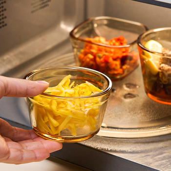 Cutie pentru prospețime din sticlă borosilicată, formă pătrată, capacitate ≤300 ml, compatibilă cu cuptorul cu microunde, rezistentă la căldură