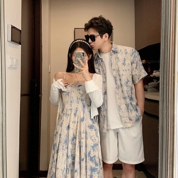 Nyári chiffon ruha virágos mintával, hosszú A‑vonalú, magas gallér, rövid ujjú, pulóver-stílusú