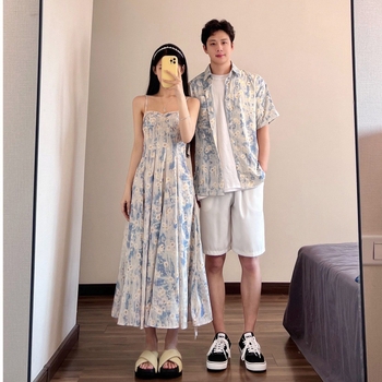 Nyári chiffon ruha virágos mintával, hosszú A‑vonalú, magas gallér, rövid ujjú, pulóver-stílusú