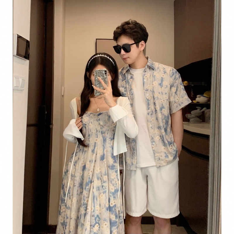 Nyári chiffon ruha virágos mintával, hosszú A‑vonalú, magas gallér, rövid ujjú, pulóver-stílusú