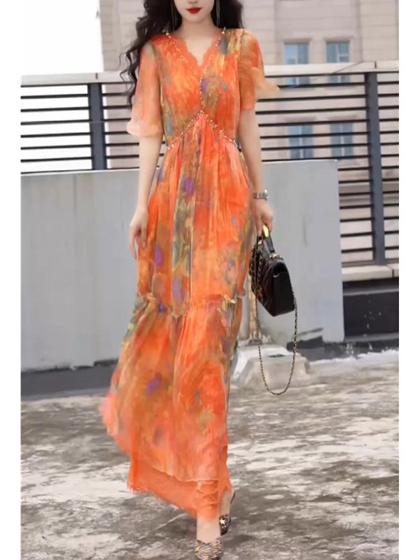 Hosszú nyári ruha V-nyakkal, karcsúsított derékkal, tengerparti mintával, poliészter, rövid ujjú, 2024 nyár