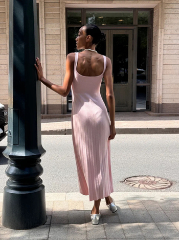 U-nyakú, ujjatlan maxi ruha, magas derekú, kötött pamut-poliészter keverék