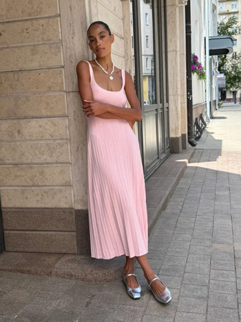 U-nyakú, ujjatlan maxi ruha, magas derekú, kötött pamut-poliészter keverék