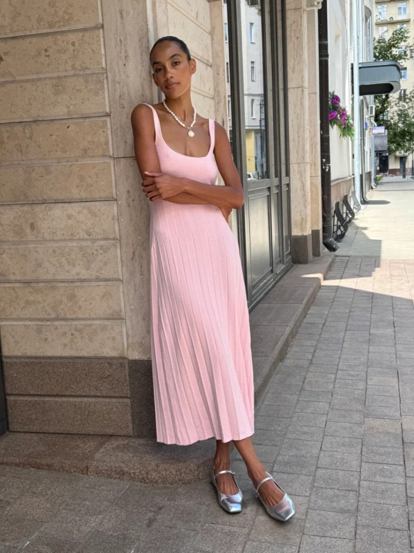 U-nyakú, ujjatlan maxi ruha, magas derekú, kötött pamut-poliészter keverék