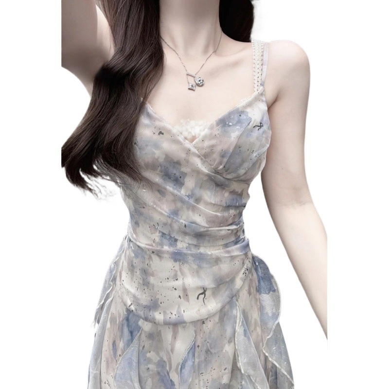 Chiffon ruha, A-vonalú, középmagasságú hosszúságú, lotusleveles gallér és lotusleveles ujjak, virágos aszimmetrikus részletekkel, fűzőzárás