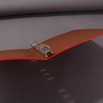 Кожен тефтер с изрязана клип система и 4/6/9 дупки за разгънати листове — марка Lianxi shenze, модел A5251