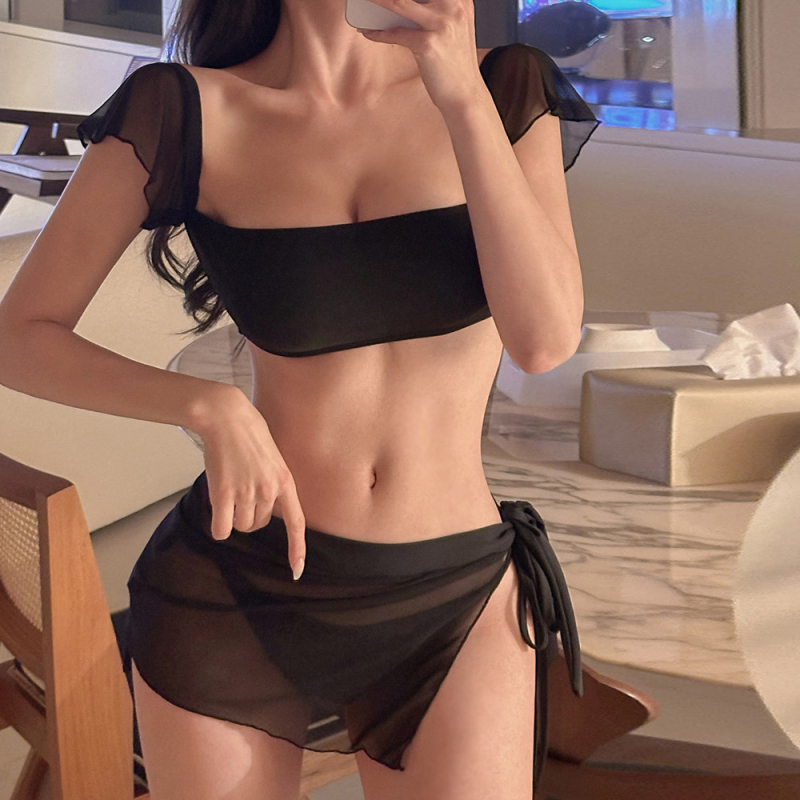 Tri-djelni bikini set s otvorenim leđima, jastučići za grudi, najlon/spandeks 18%, podstava od poliestera 5%