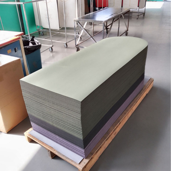 Μάτ γιόγκα με ματ επιφάνεια και PU φυσικό καουτσούκ; αντιολισθητικό, ανθεκτικό στη φθορά και στη βρωμιά; πάχος 4–5 mm; βάρος 2700 g; σχέδιο γραμμών Ασάνα.