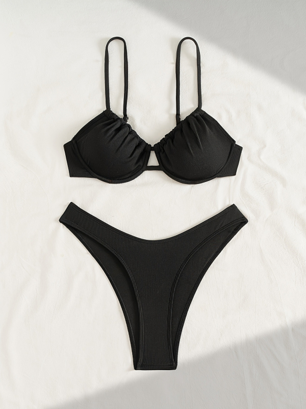 Ženski dvodijelni bikini s podstavom za grudi i jastučićima, seksi otvoreni leđa, poliester 82% + spandeks 18%, oznaka Q18kt.