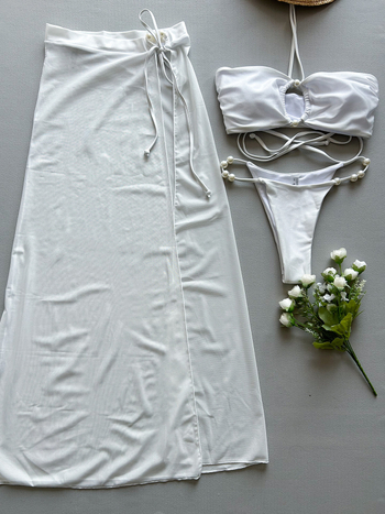Trojedili bikini set, najlon materijal, podstava 20% spandeks, ugrađene jastučiće za grudi, bez čelične potpore.