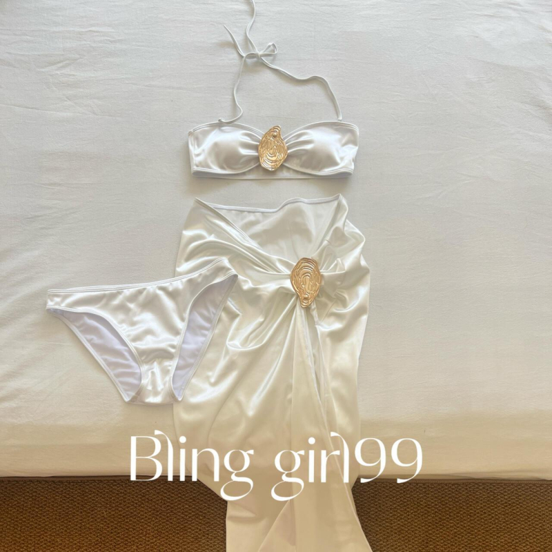 Trodijelni bikini set sa suknjom, jastučićem za grudi, najlon 71–80% tkanina, poliester podstava, brzo se suši, bez naramenica
