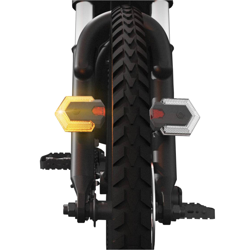 Lumina din spate pentru biciclete și vehicule electrice — control wireless, patru LED, baterie 600mAh, greutate 300 g, încărcabilă