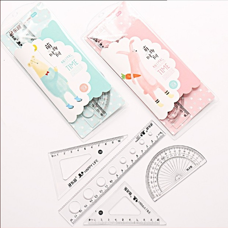 Sada štyroch priehľadných plastových pravítek s karikatúrnym dizajnom pre žiakov základných škôl