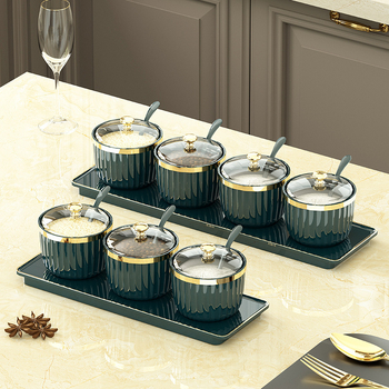 Set posuda za začine s čvrsto zatvorenim plastičnim posudama; plastični materijal; moguć tisak logotipa; prilagodba; vrhunska kvaliteta