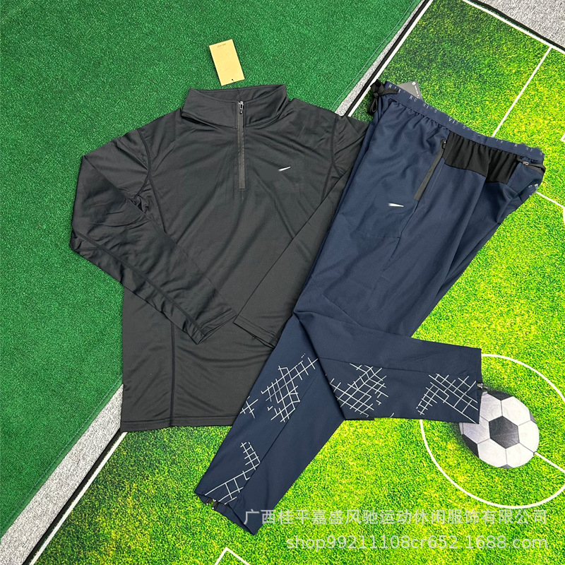 Set za atletiku – brzo-sušeći polu-zip, dugi rukavi, stojeći ovratnik, poliester 90%