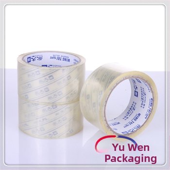 Páska na balenie s BOPP substrátom, priehľadná, ekologická; vhodná na zatváranie kartónov v kanceláriách, školách, doma, logistike a e-commerce.