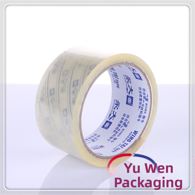 Páska na balenie s BOPP substrátom, priehľadná, ekologická; vhodná na zatváranie kartónov v kanceláriách, školách, doma, logistike a e-commerce.