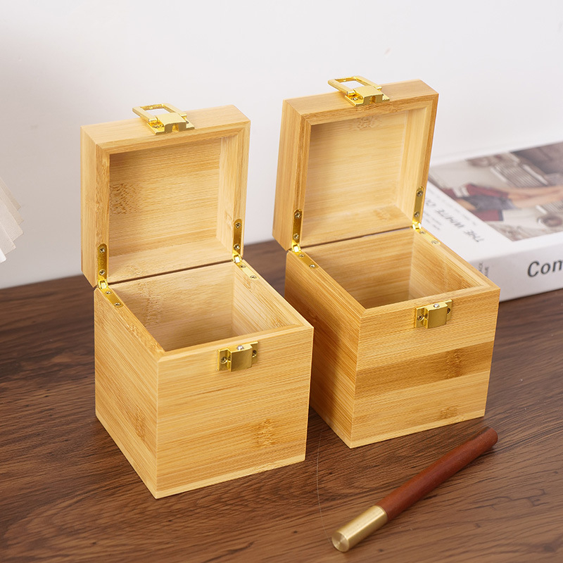 Drevená skladovacia skrinka z prírodného dreva s gravírovaním, výstelka k dispozícii, model Key box
