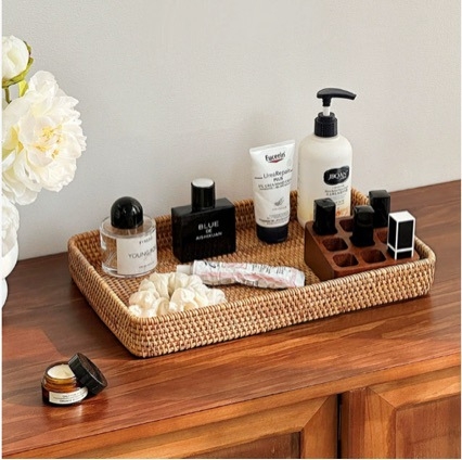 Organizator de cosmetică pentru birou, dreptunghiular, cadru din lemn și împletitură de răchită — model BC05507, capacitate 18L