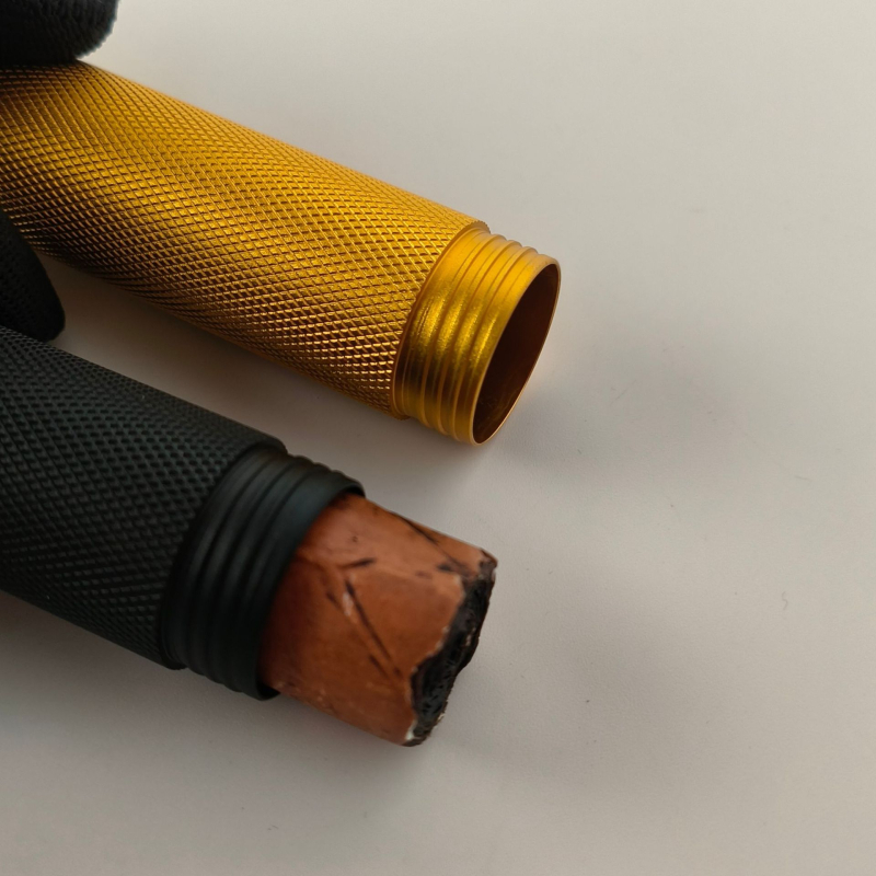 Cijev za cigare iz aluminijske legure s održavanjem vlage, vijčani poklopac, prijenosna, ručno izrađena