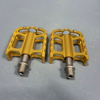 Сгъваем педал за шосейно колоездене, лека алуминиева сплав, ос с двойни лагери, електроплакирано покритие