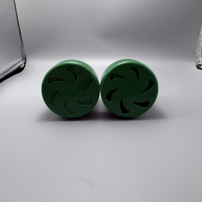 Auto boca za uklanjanje mirisa s izrezbarenim dizajnom i čvrstim aromatičnim kuglicama, PET plast, kapacitet 150–170 ml, poklop od plastike ili aluminija, mogućnost sitotiska