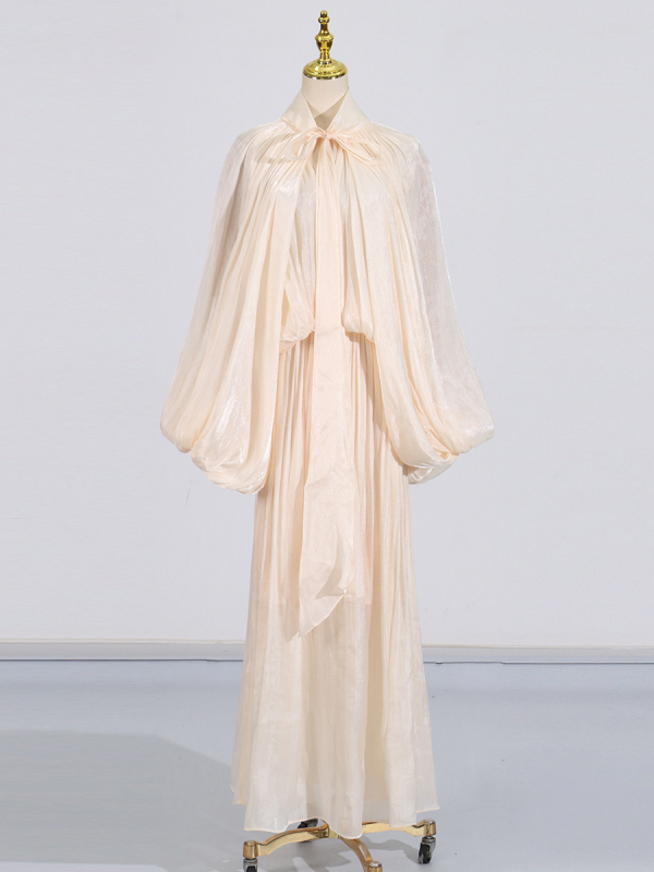 Rochie lungă cu mâneci tip bat, decolteu rotund, talie înaltă, croială A-line, fermoar