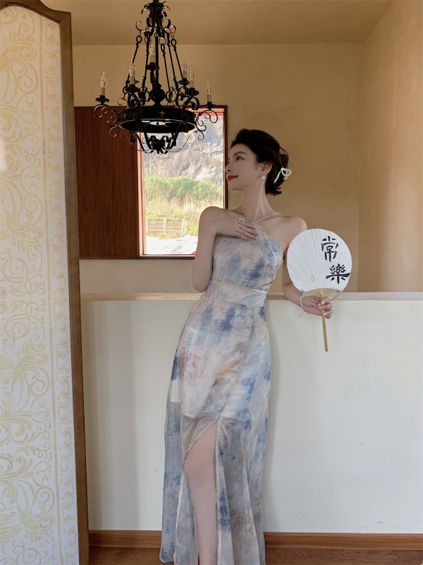 Rochie din șifon fără mâneci, gât halter, slit, lungime midi, talie înaltă, croială A-line, poliester, imprimeu multicolor