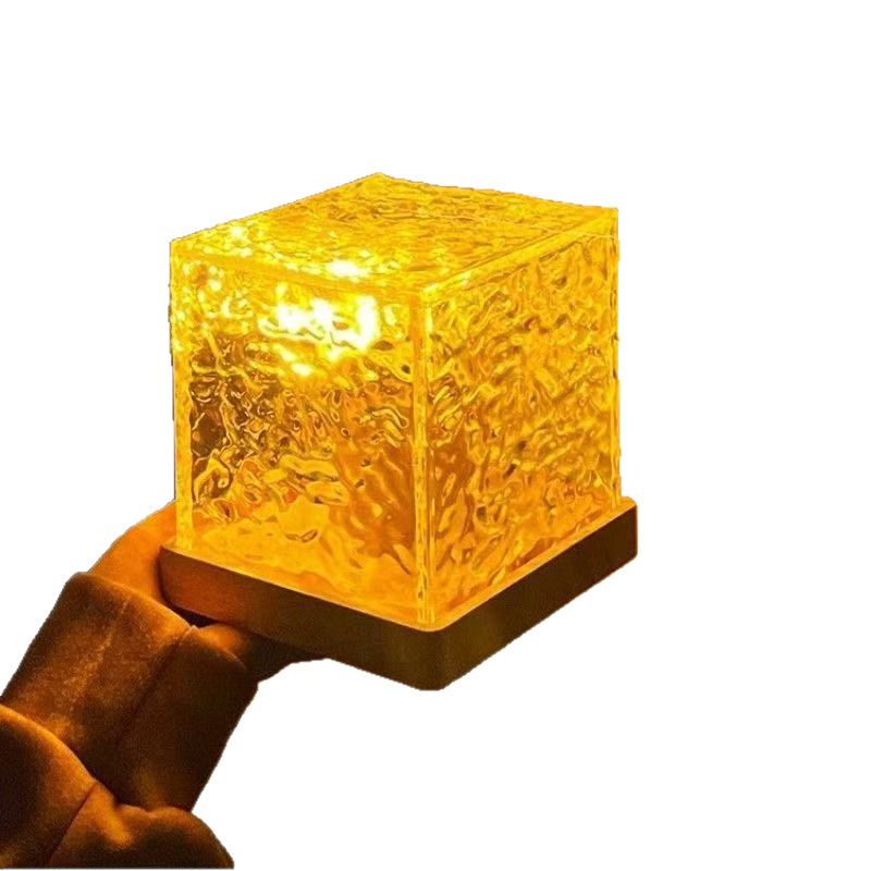 Нощна лампа с геометрична триизмерна форма, дистанционно управление, батерия, интелигентно управление