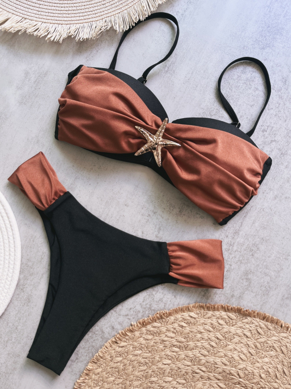 Párnázott bikini szett gyorsan száradó nylon anyagból, pamut béléssel, magas rugalmassággal.