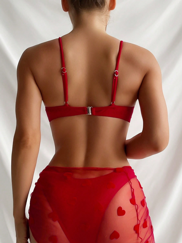 Háromrészes bikini szett melltámaszos párnával, merevítő nélkül – külső anyag: nylon/elastán; belső: nylon 20% elastán; alkalmas úszásra és pancsolásra