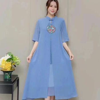 Etno stílusú chiffon ruha virágos hímzéssel, álló gallér, lazító derék, hosszú szoknya - Tavasz 2023