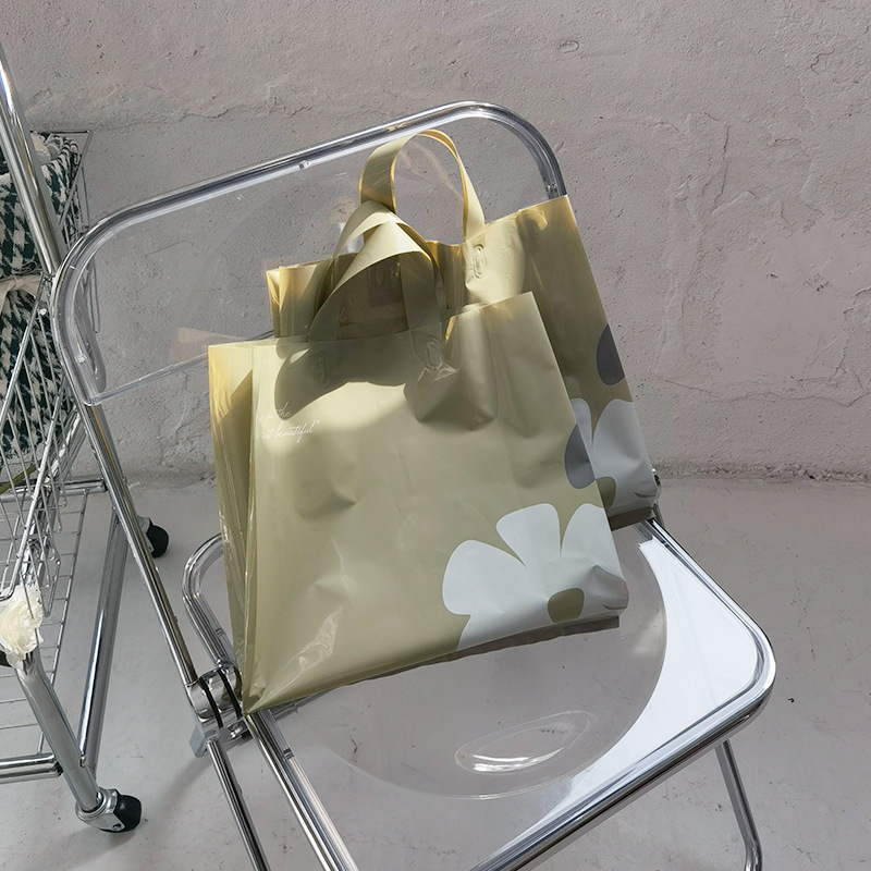 Geantă plastică tote pentru magazin de îmbrăcăminte – strat dublu, grosime 16 fire, Nanhe, etichetă privată licențiată