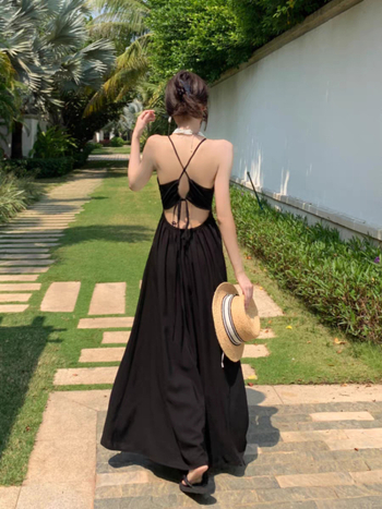 Rochie de plajă cu decolteu halter, siluetă A-line, fără mâneci, lungime midi, material poliester solid