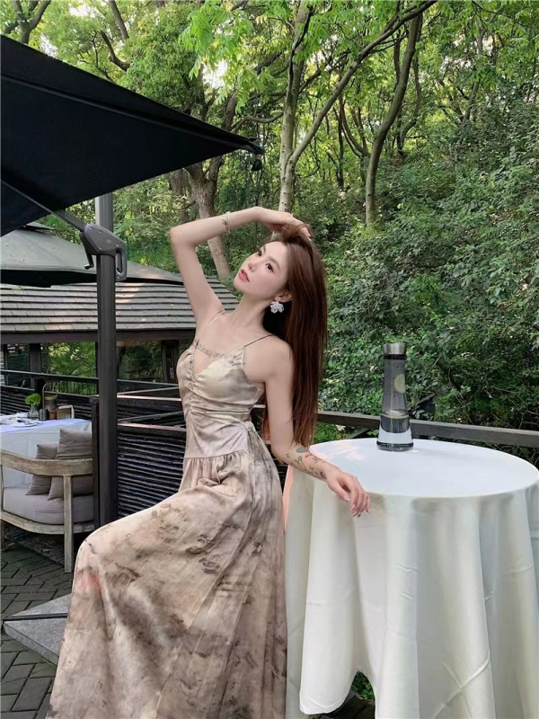 Rochie de plajă cu decolteu halter, siluetă A-line, fără mâneci, lungime midi, material poliester solid
